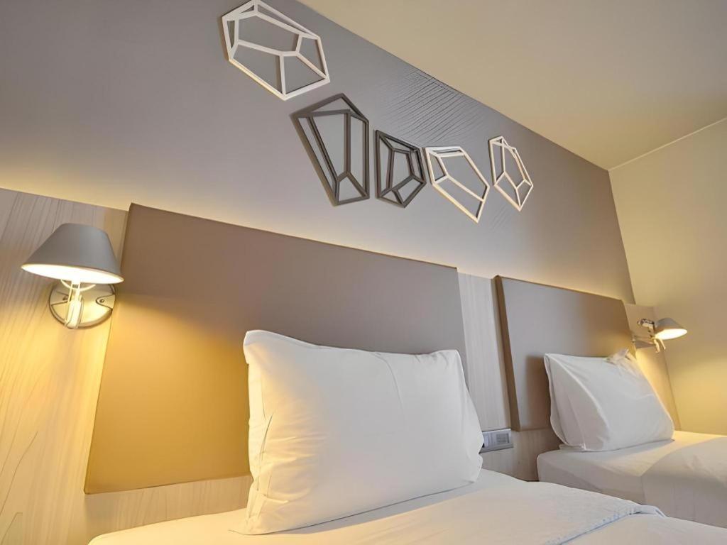 The Heritage Silom Hotel Банкок Екстериор снимка