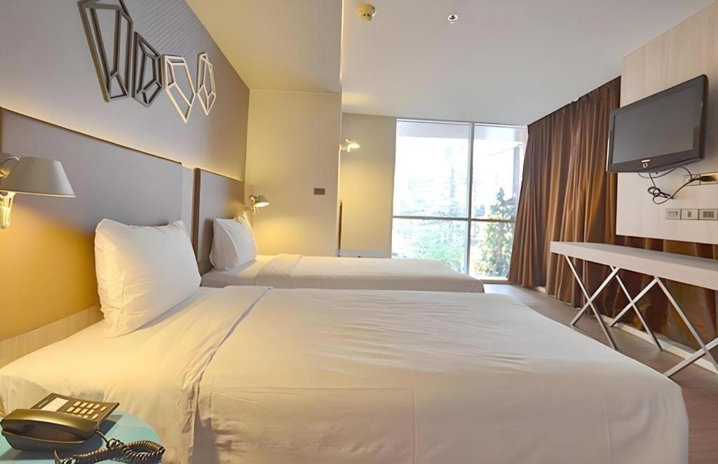 The Heritage Silom Hotel Банкок Екстериор снимка