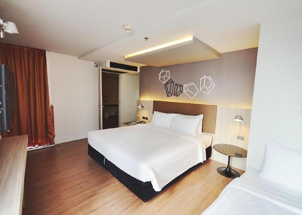 The Heritage Silom Hotel Банкок Екстериор снимка