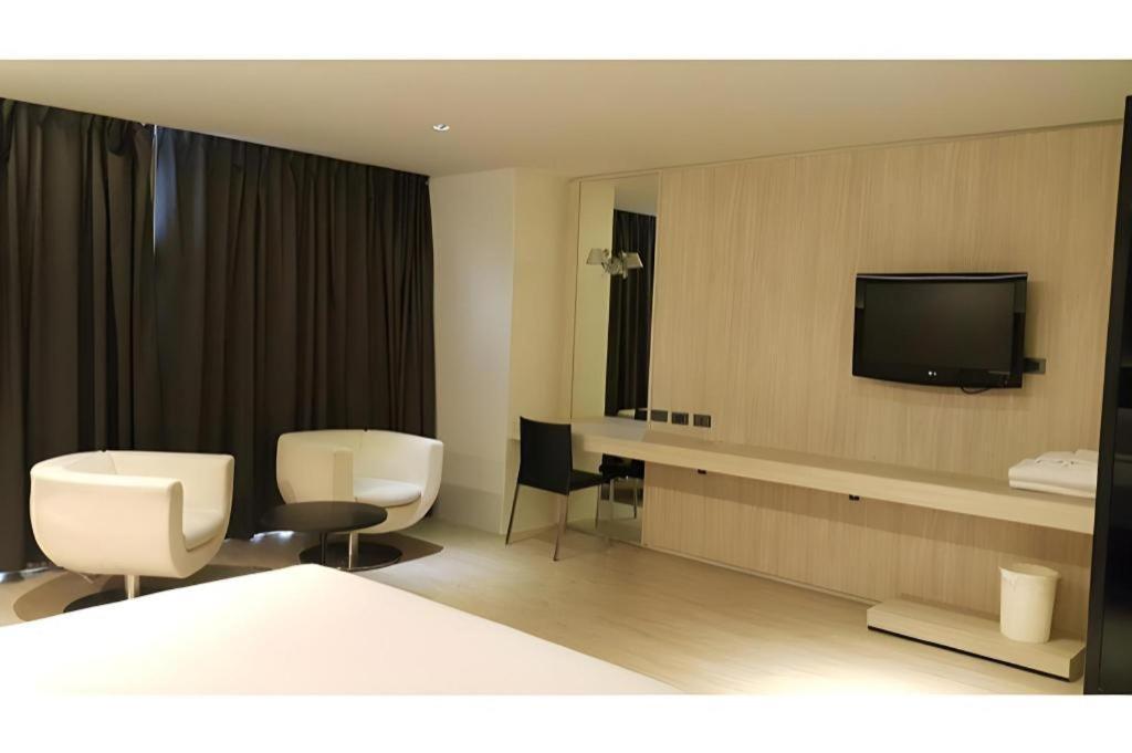 The Heritage Silom Hotel Банкок Екстериор снимка