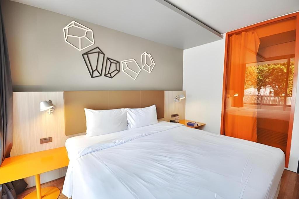 The Heritage Silom Hotel Банкок Екстериор снимка