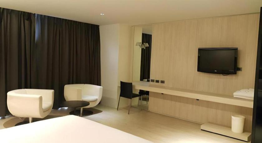 The Heritage Silom Hotel Банкок Екстериор снимка